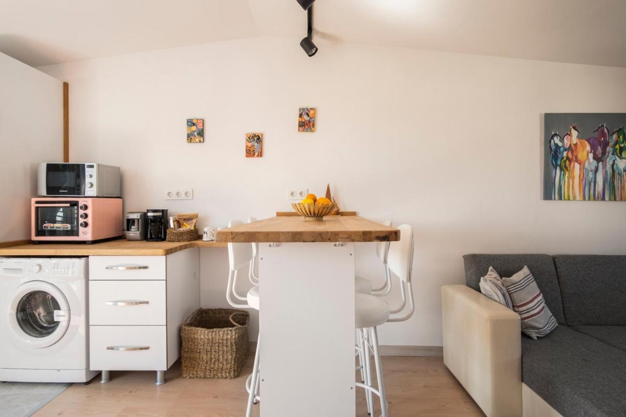 Central, Cozy, 15 Min Walk To The Beach, Fast Wi-Fi, Free Parking, 4Ppl Bodrum Exterior foto